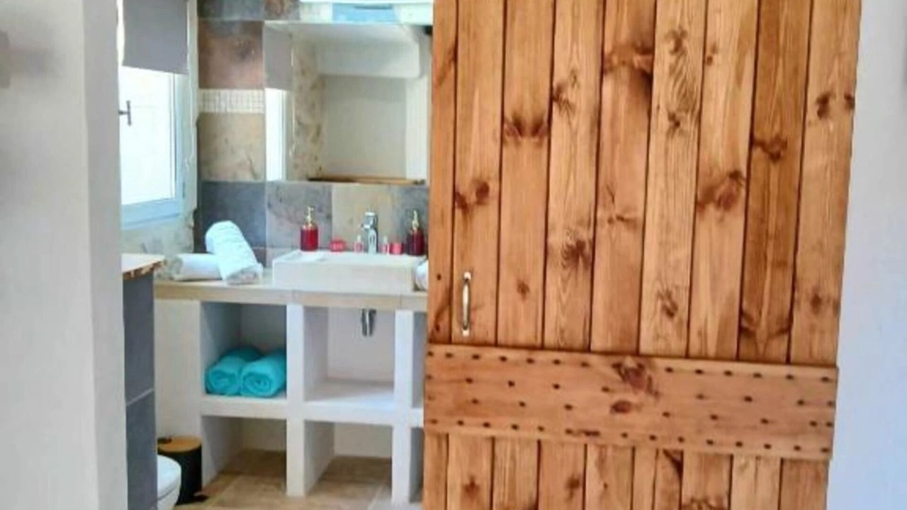 Photo of Bathroom in Saint-Etienne-du-Gres