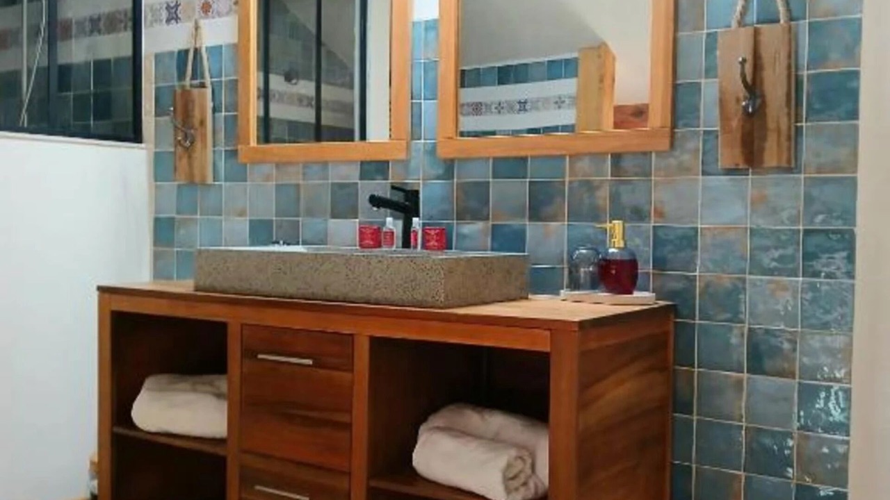 Photo of Bathroom in Saint-Etienne-du-Gres