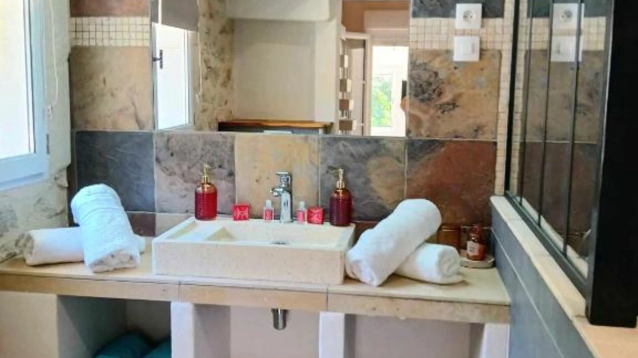 Photo of Bathroom in Saint-Etienne-du-Gres