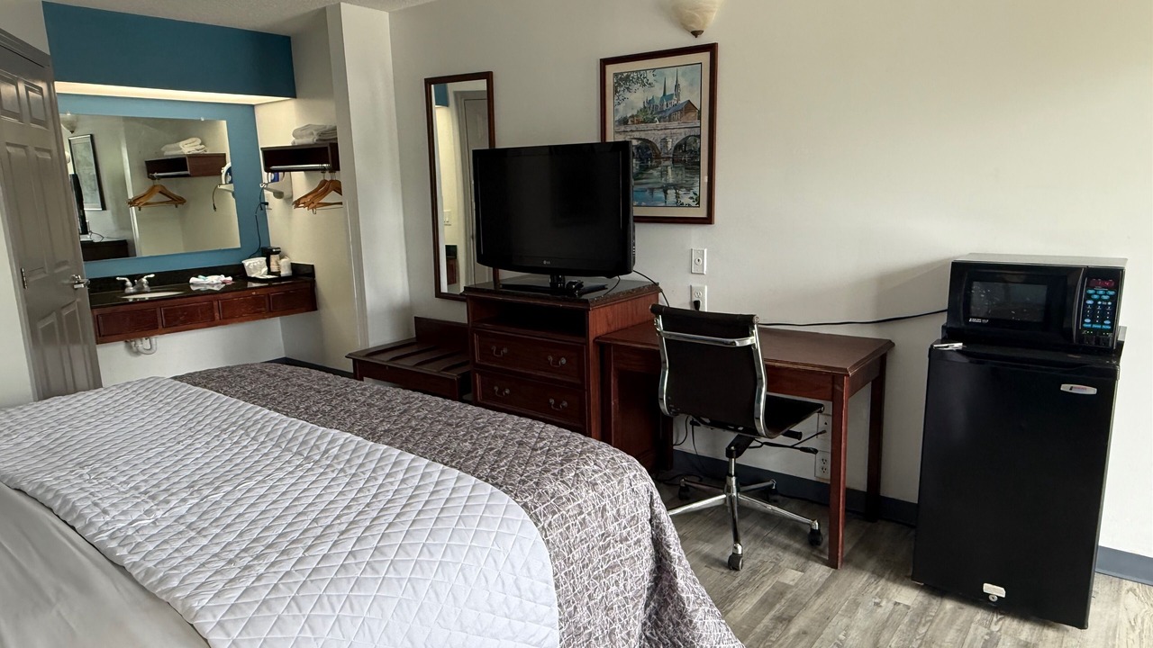 Photo of Bedroom in Roanoke Rapids