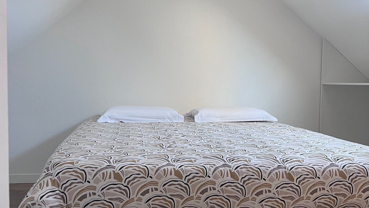 Photo of Others in Leval