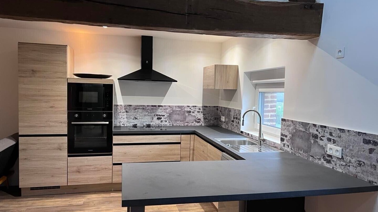 Photo of Others in Leval