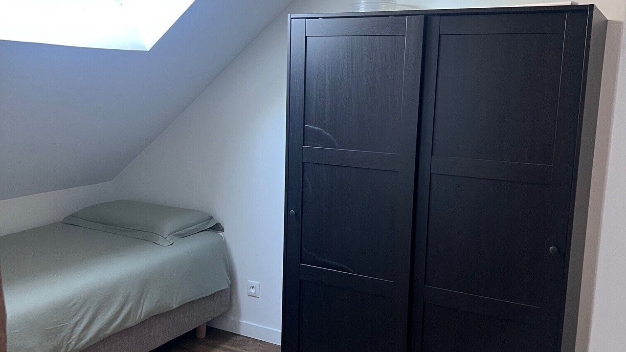 Photo of Others in Leval