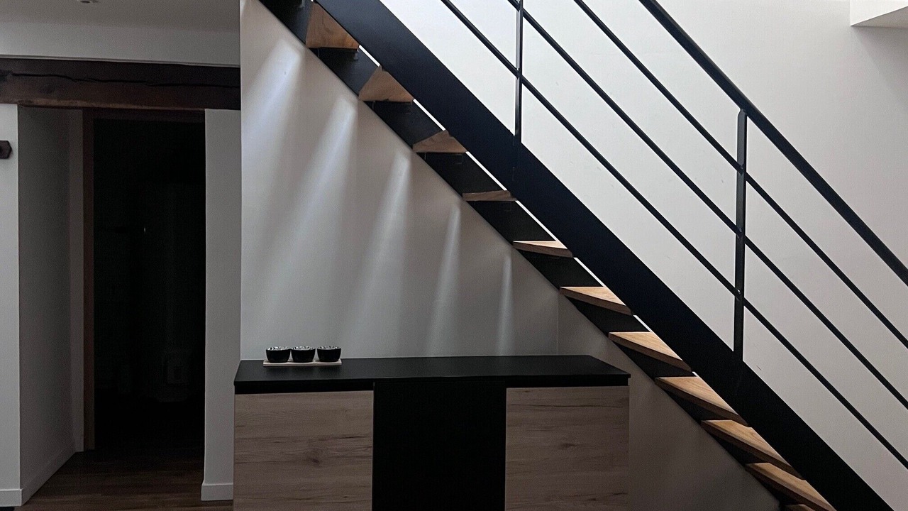 Photo of Others in Leval