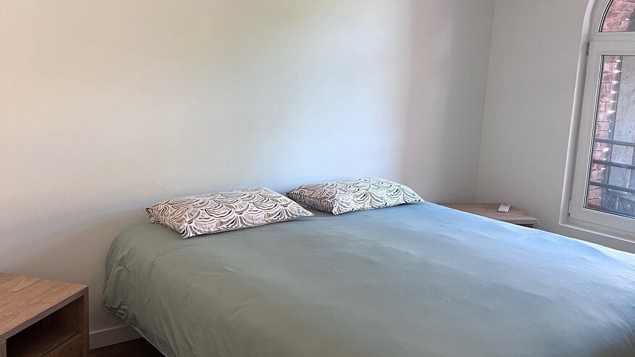 Photo of Others in Leval