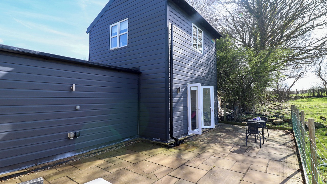 Photo of Outdoor in Mold