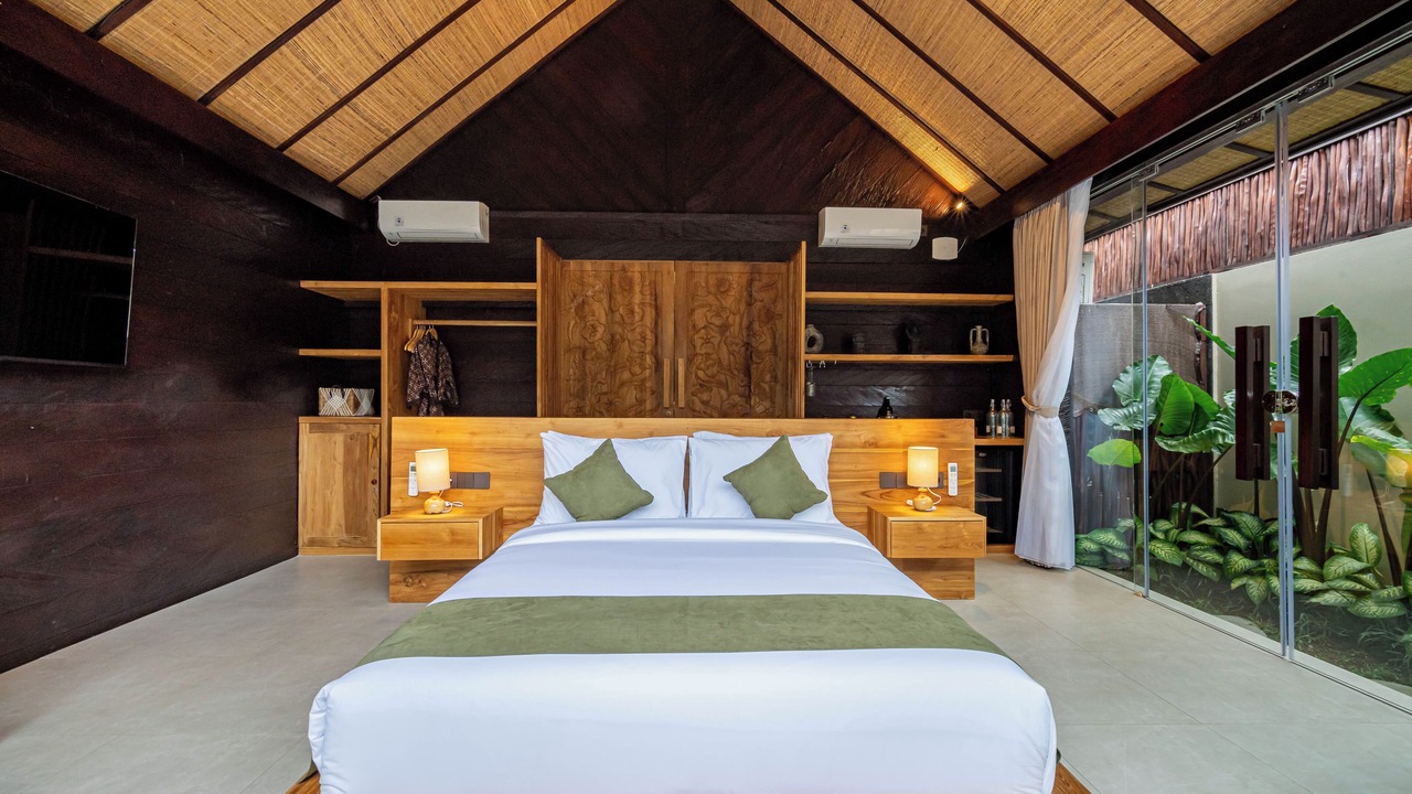 Photo of Bedroom in Kartika Plaza