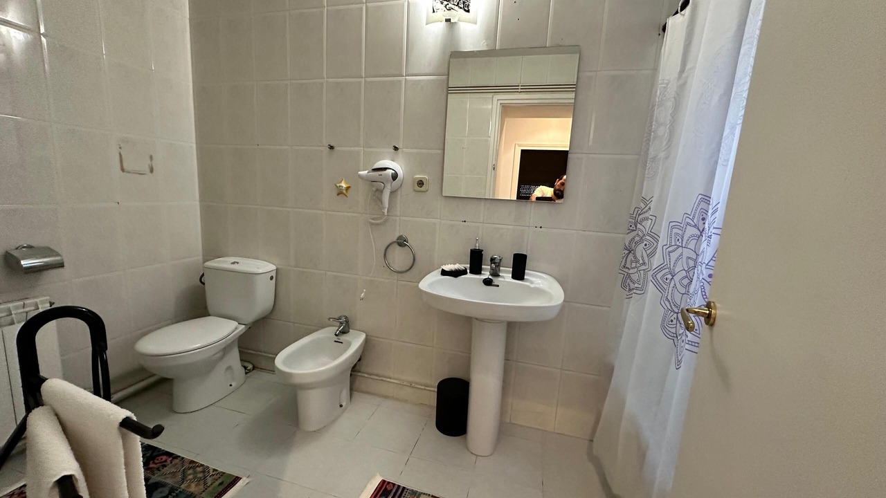 Photo of Bathroom in Vallromanes