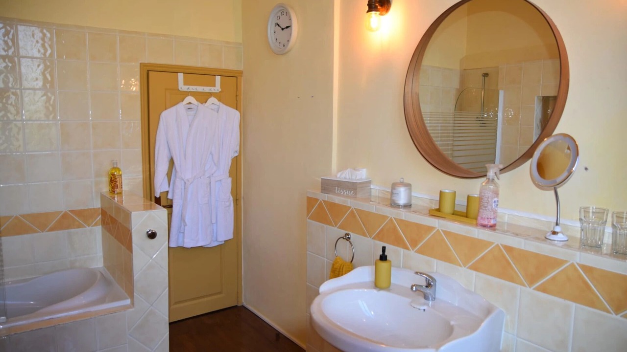 Photo of Bathroom in Alzonne