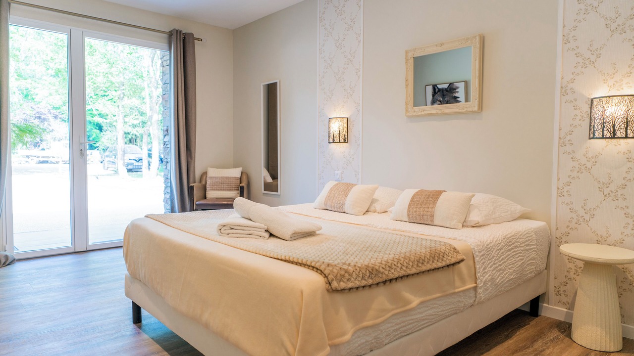 Photo of Bedroom in Saint-Prix