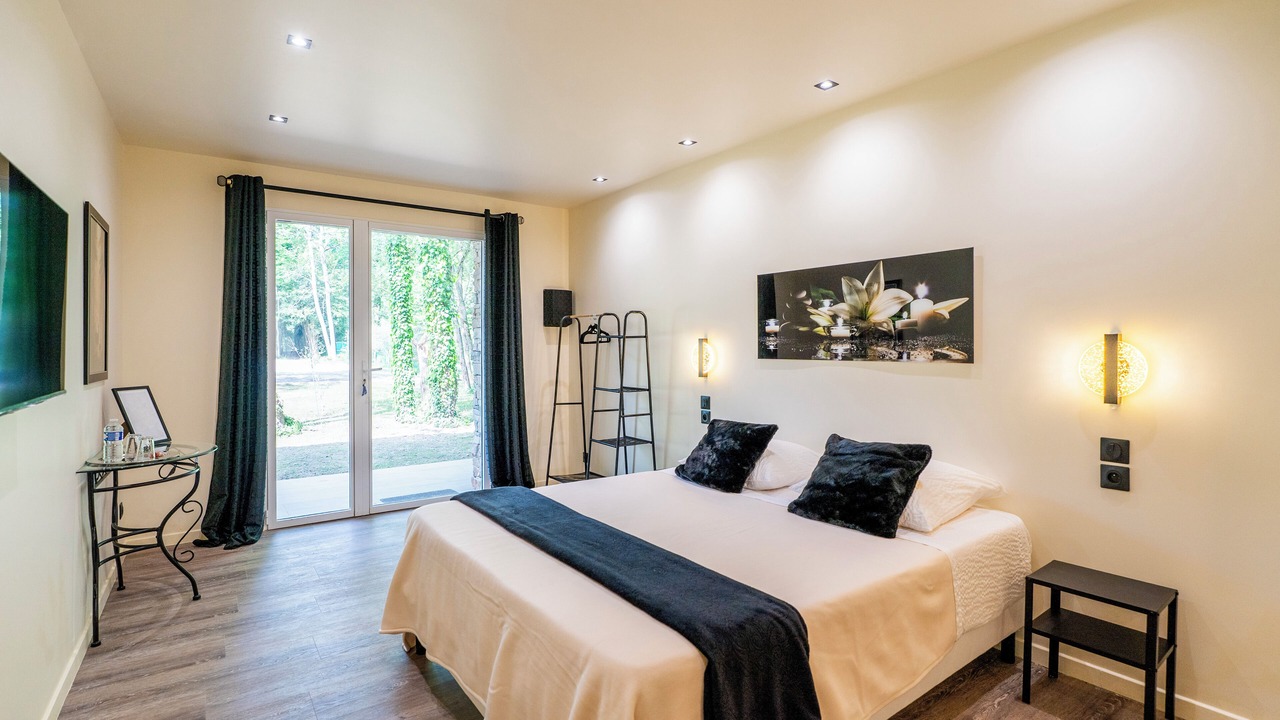 Photo of Bedroom in Saint-Prix