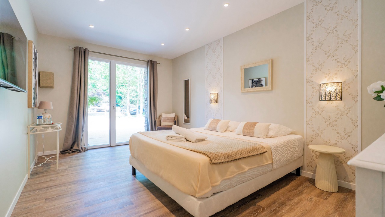 Photo of Bedroom in Saint-Prix