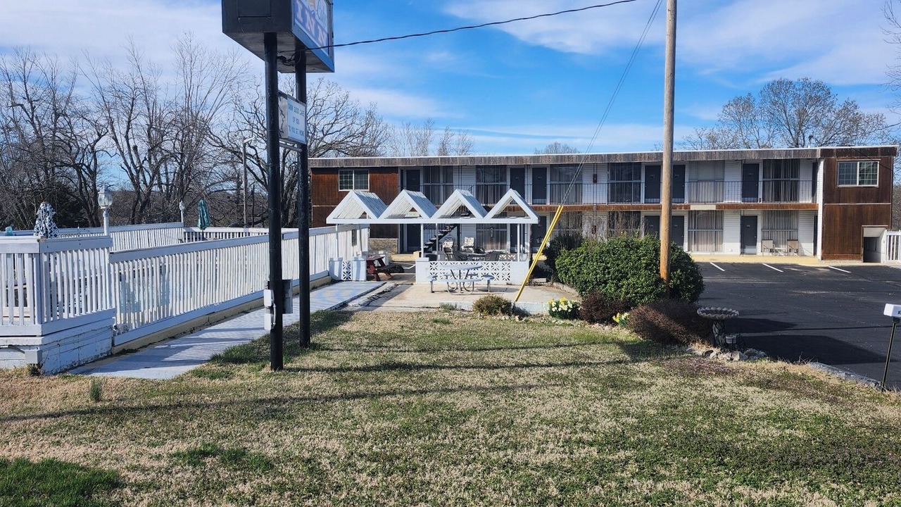 Photo of Outdoor in Lakeview