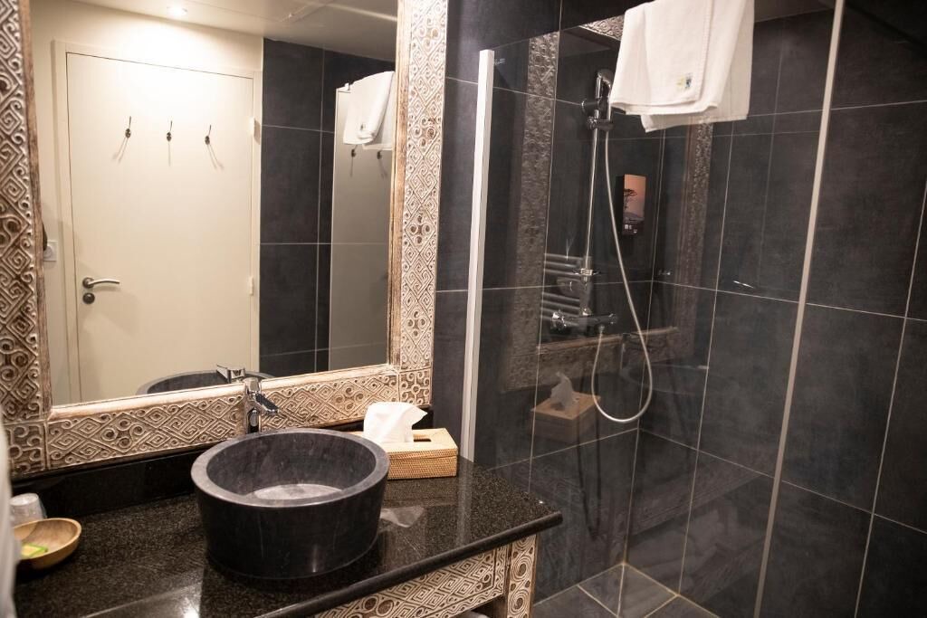 Photo of Bathroom in Saint-Aignan