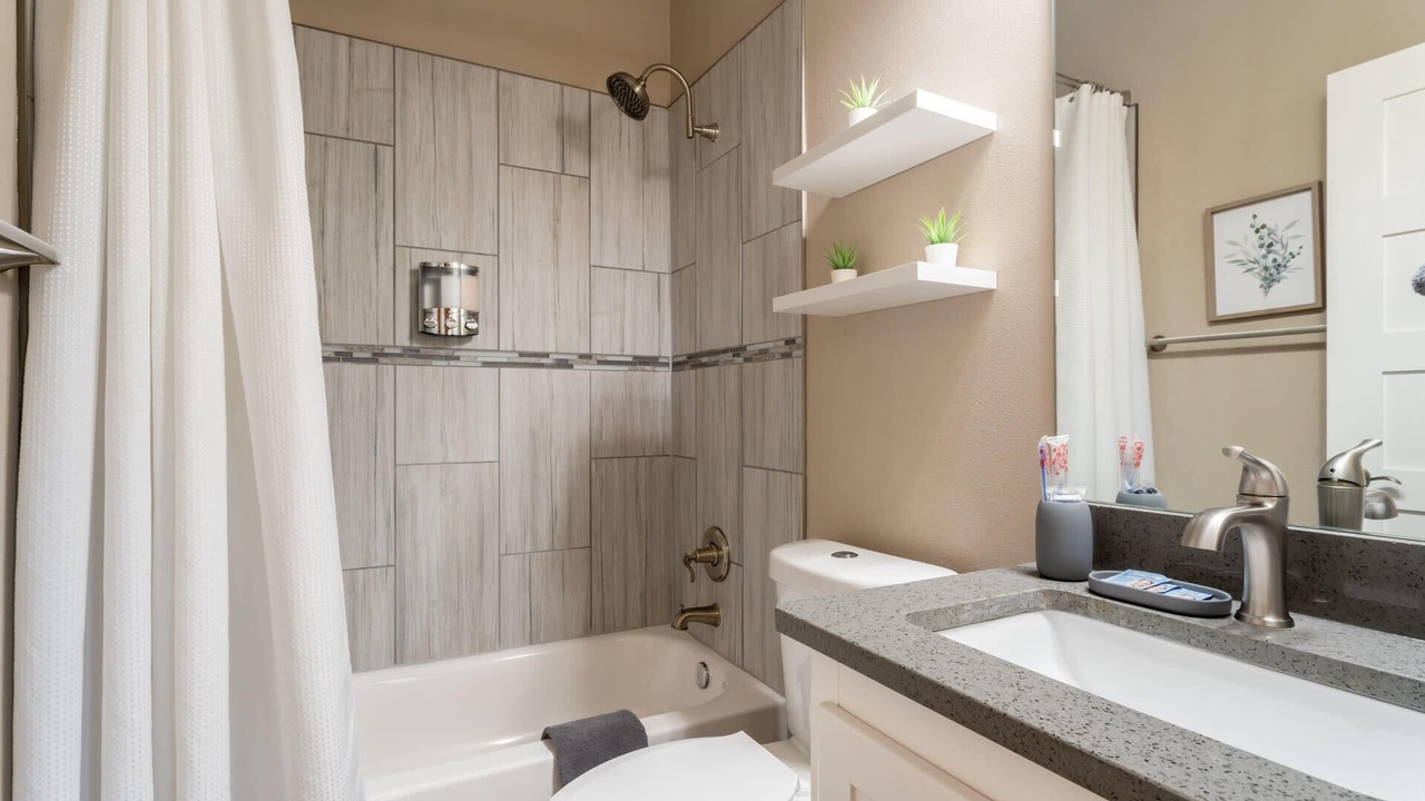 Photo of Bathroom in Chestnut