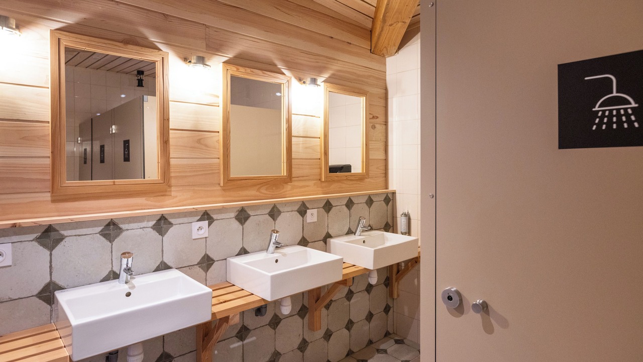 Photo of Others in Notre-Dame