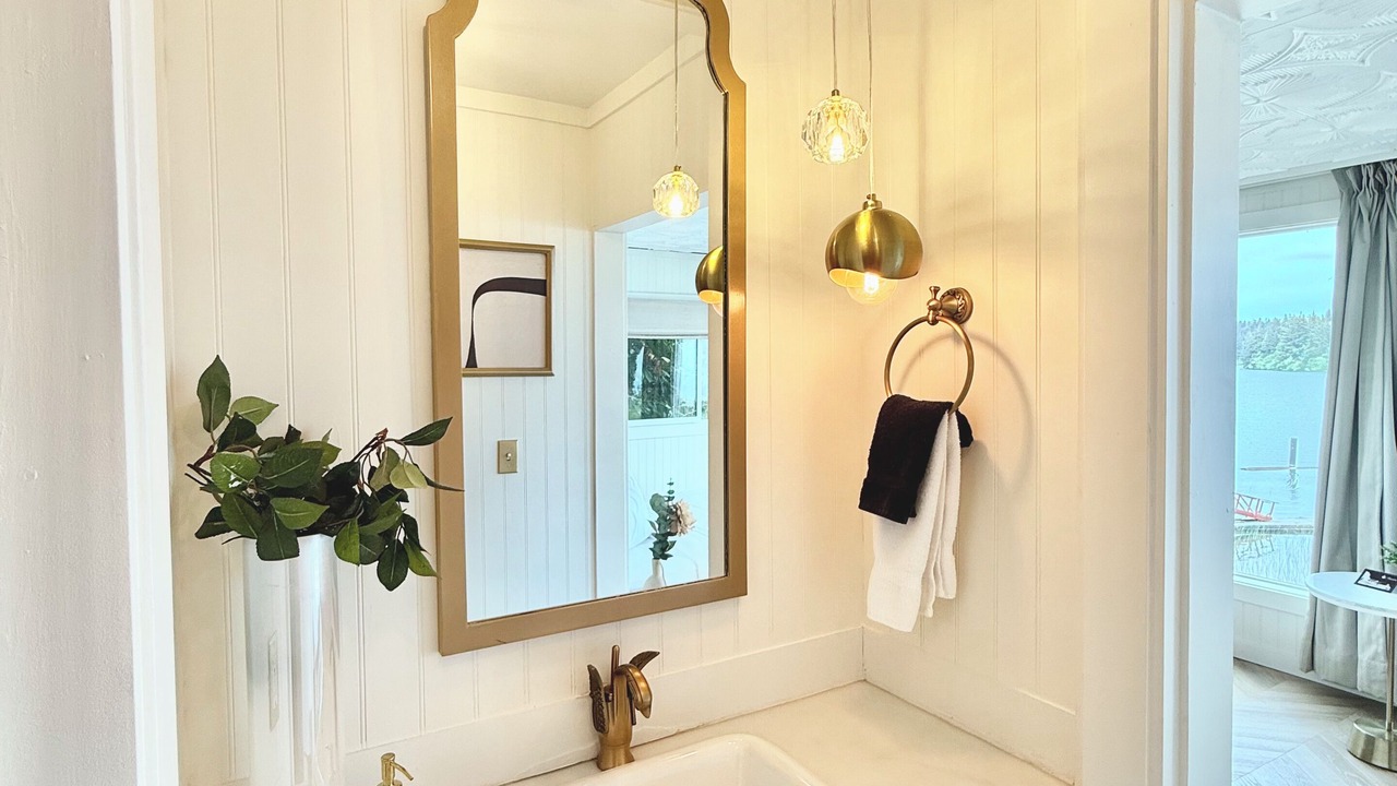 Photo of Bathroom in Dunes City