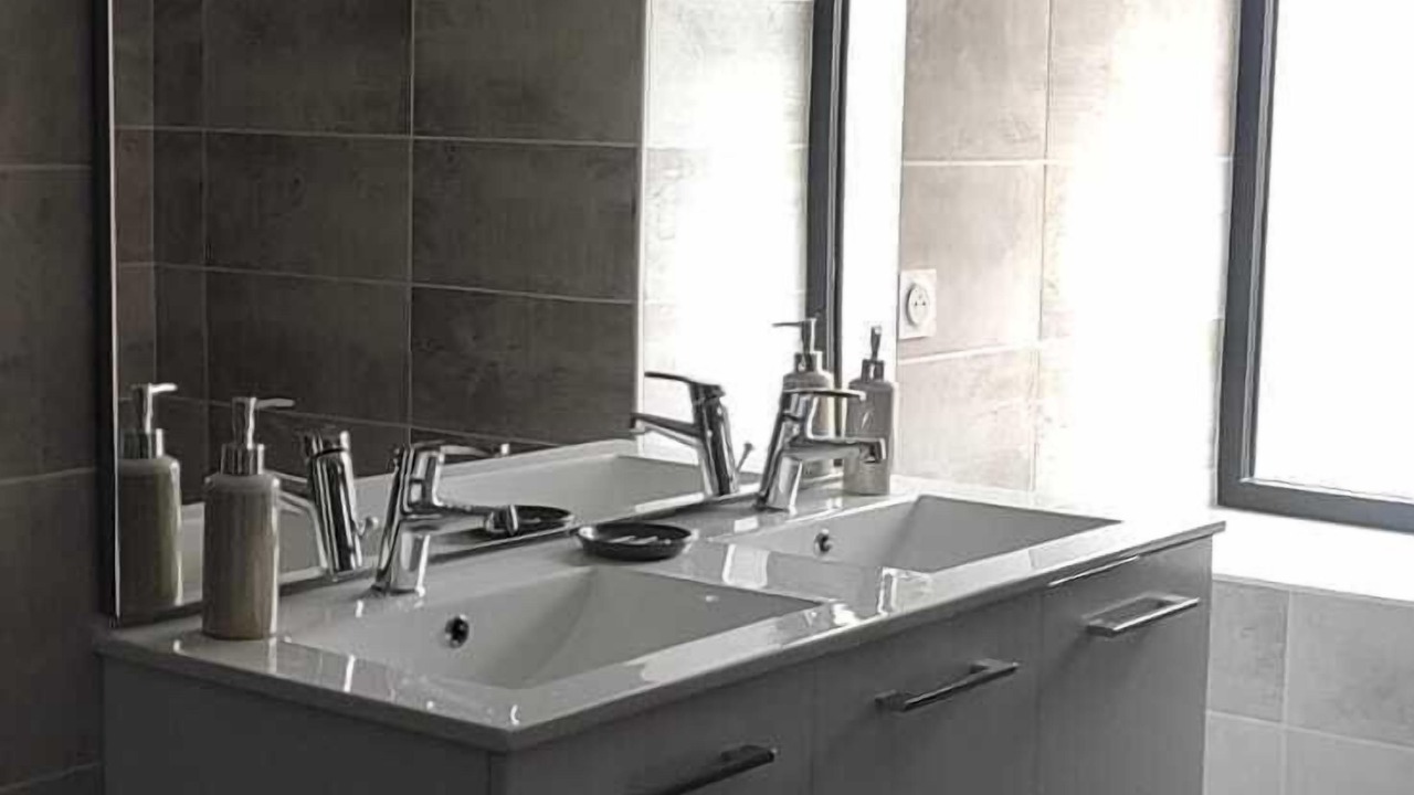 Photo of Bathroom in Lisle