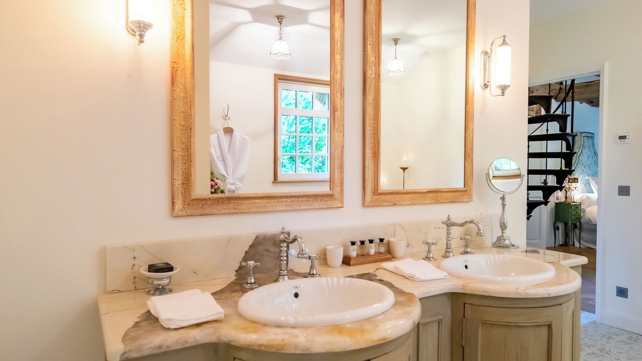 Photo of Bathroom in Ablon