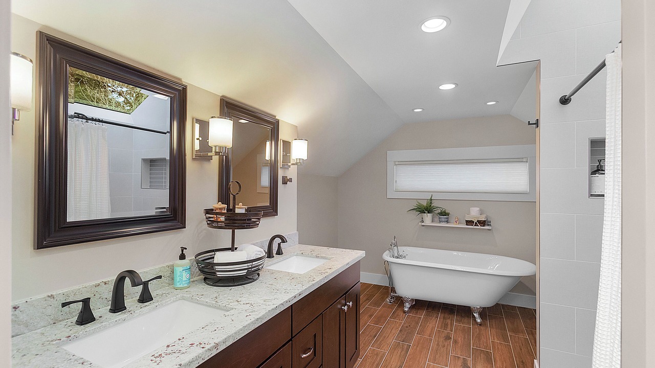 Photo of Bathroom in Madrona