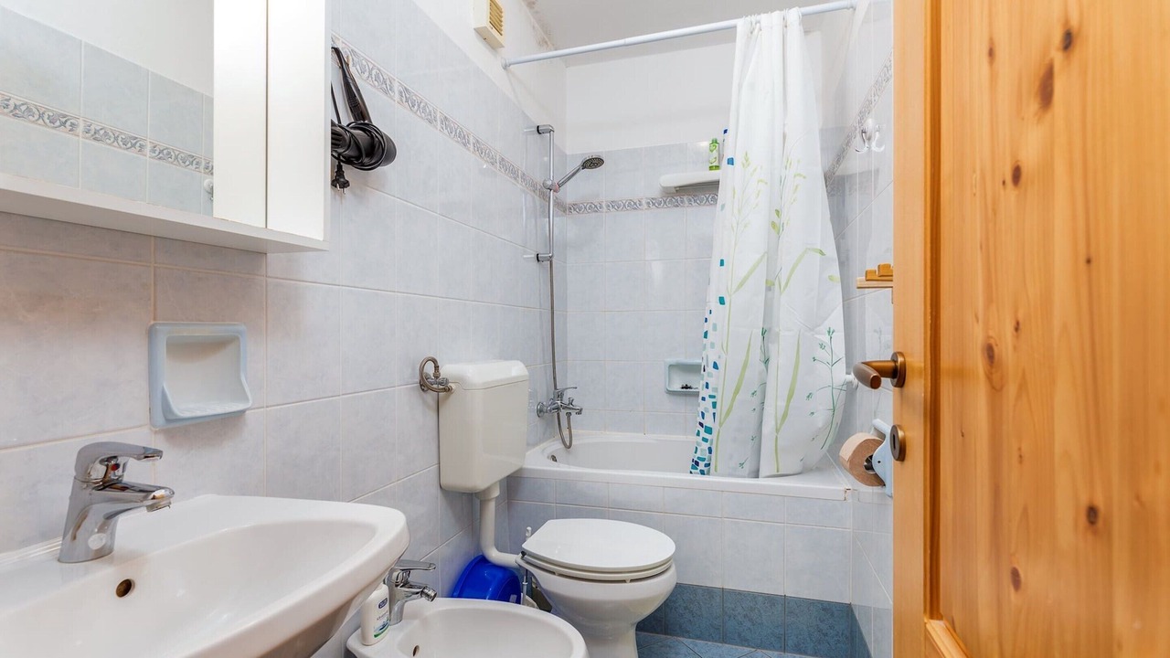 Photo of Bathroom in Cres