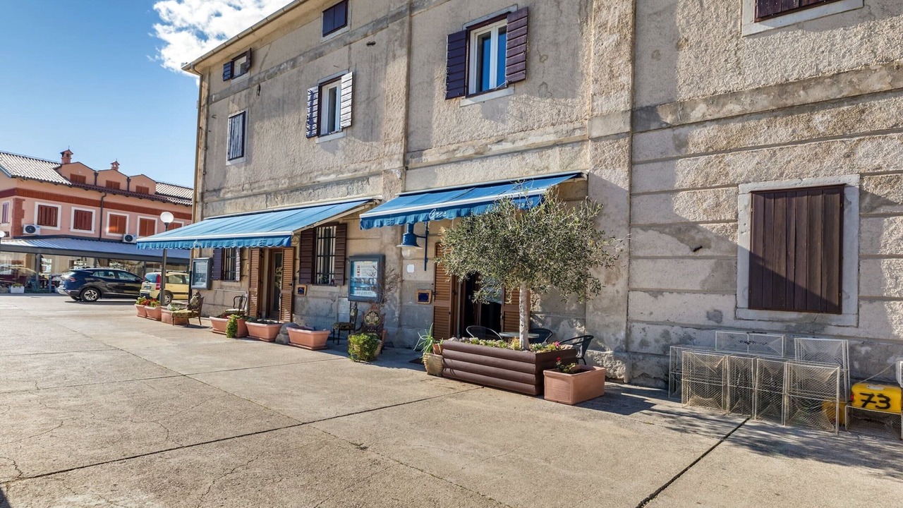 Photo of Outdoor in Cres