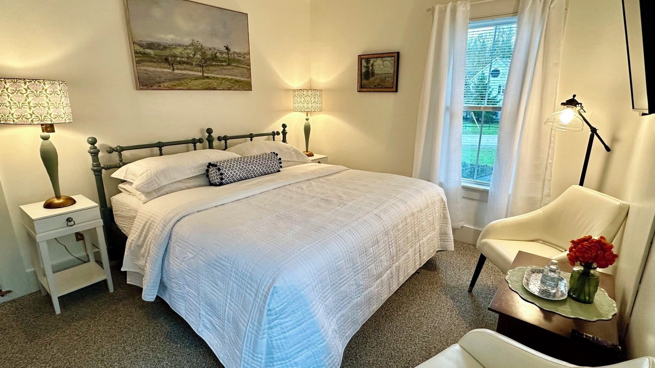 Photo of Bedroom in West Woodstock
