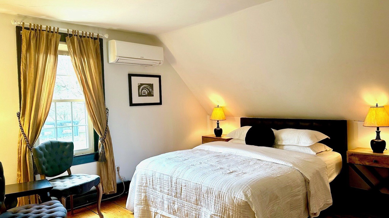 Photo of Bedroom in West Woodstock