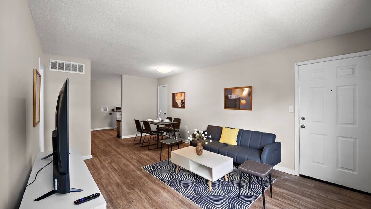 Photo of Livingroom in Canton