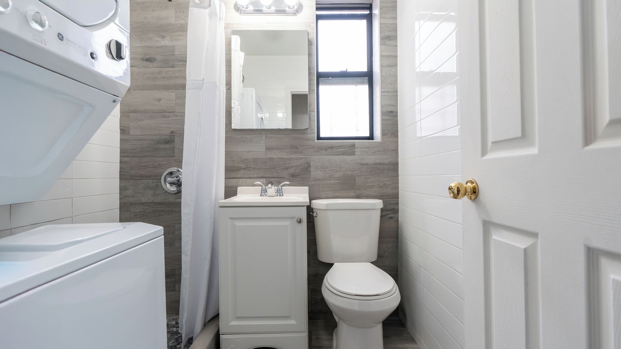 Photo of Bathroom in East Harlem