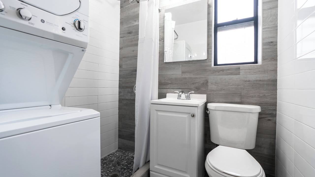 Photo of Bathroom in East Harlem