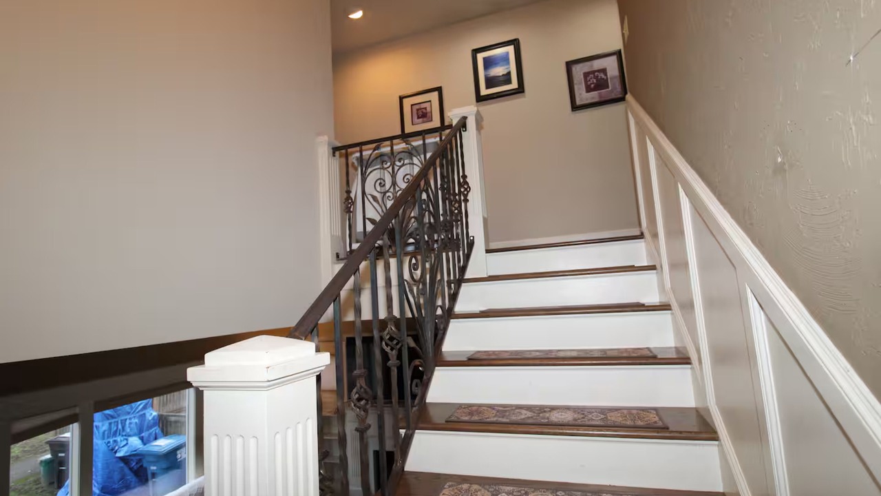 Photo of Others in Queen Anne