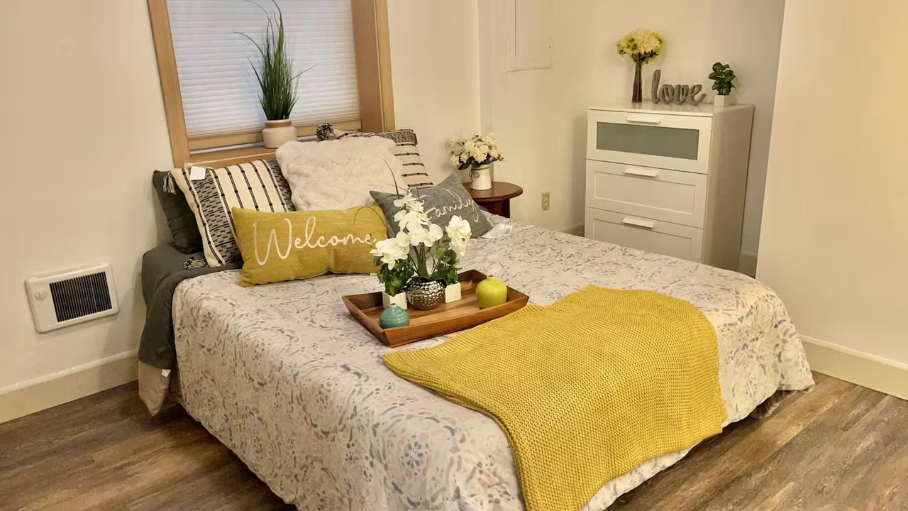 Photo of Others in Queen Anne