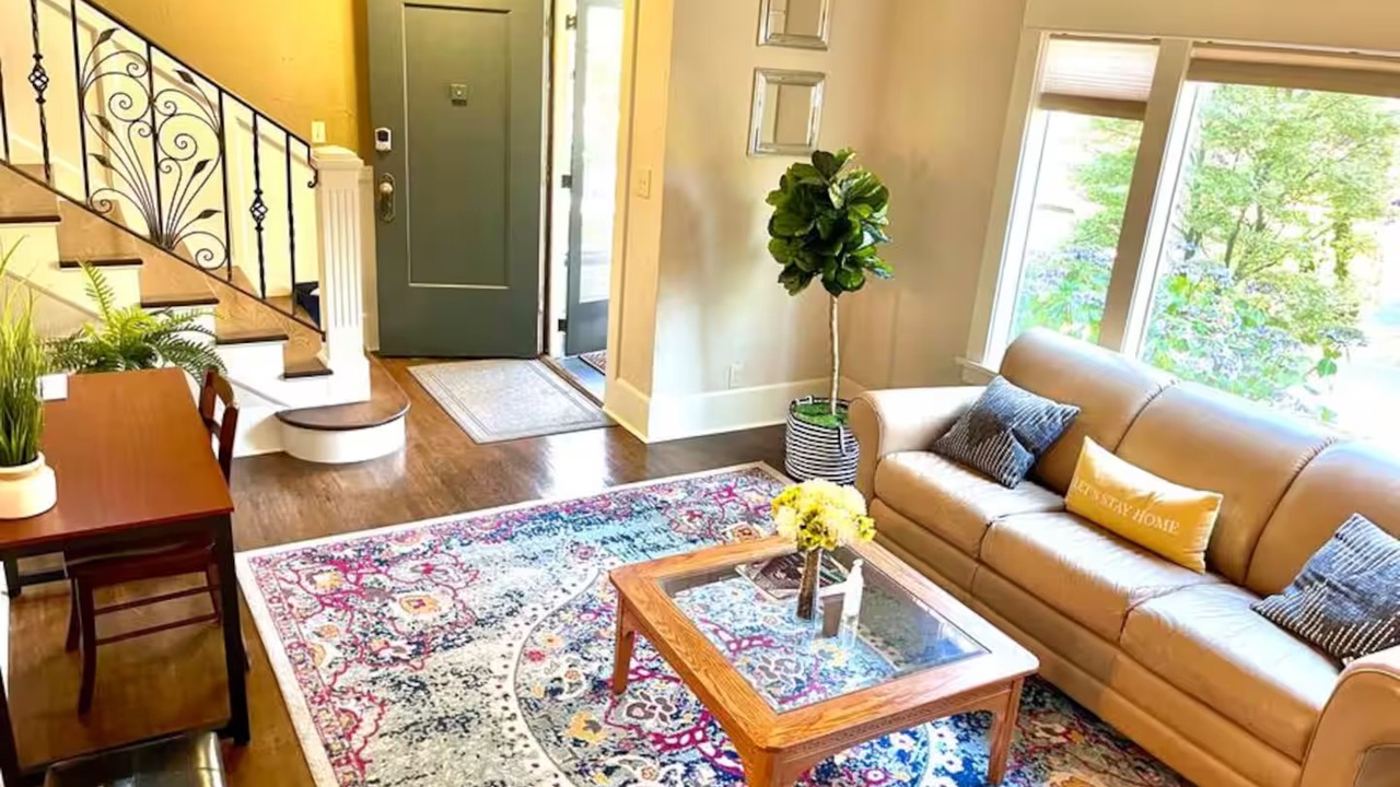 Photo of Livingroom in Queen Anne
