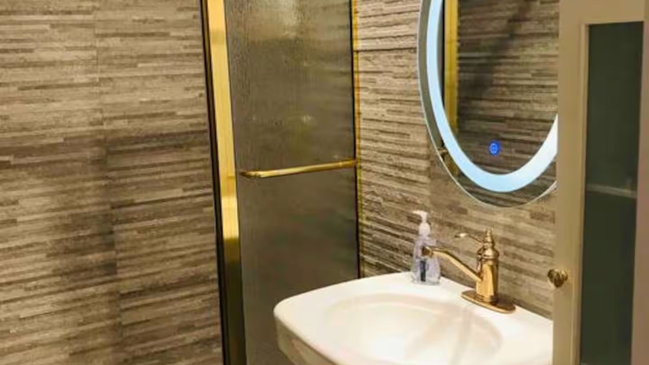 Photo of Others in Queen Anne