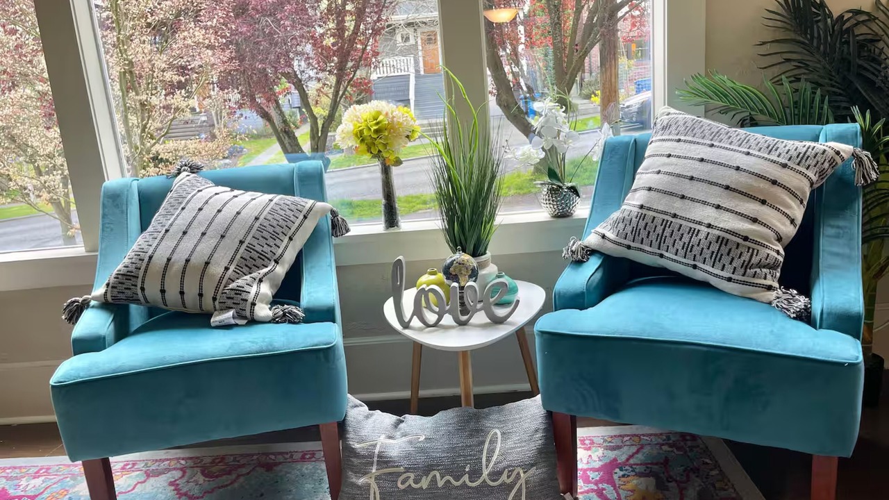 Photo of Livingroom in Queen Anne