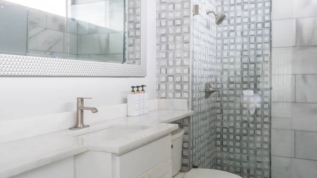 Photo of Bathroom in East Cesar Chavez