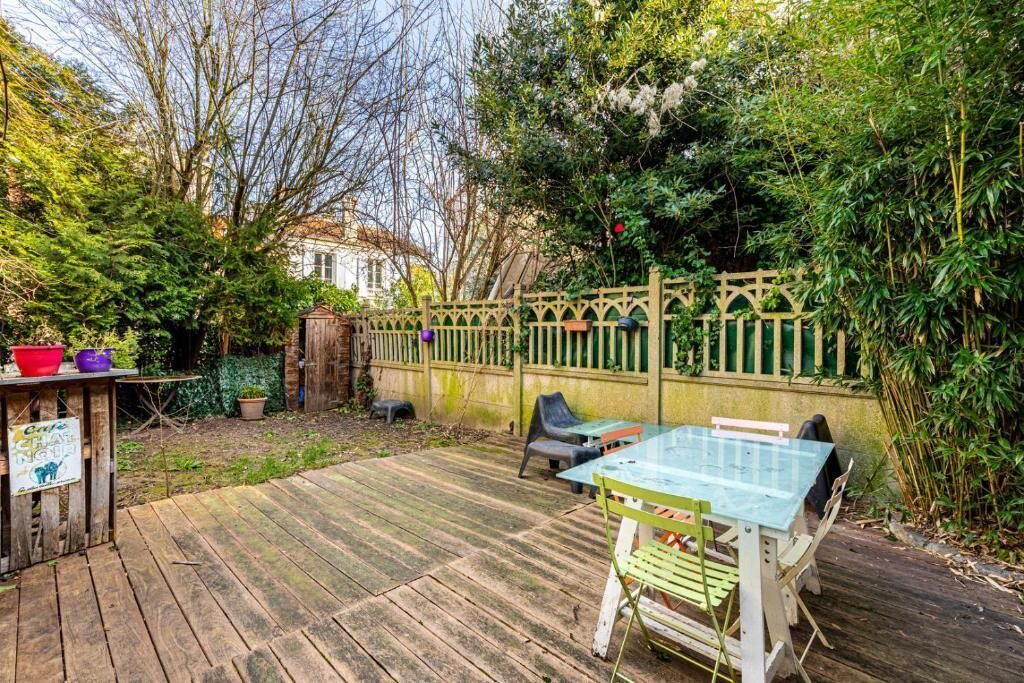 Photo of Outdoor in Louis Bertrand-Mirabeau-Semard