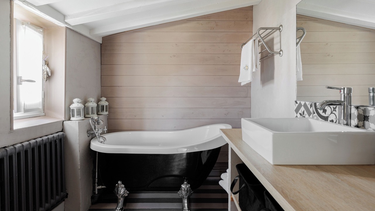 Photo of Bathroom in Soussans