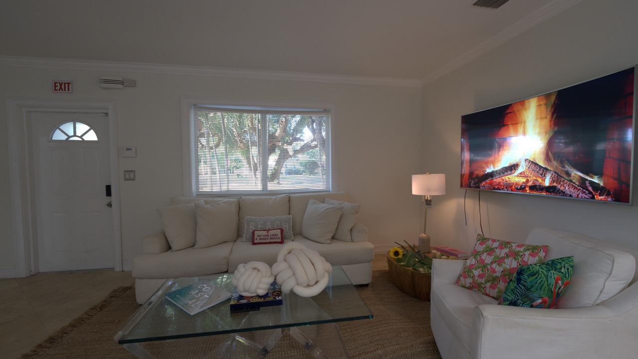 Photo of Livingroom in Biscayne Park