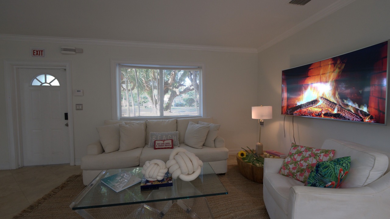 Photo of Livingroom in Biscayne Park