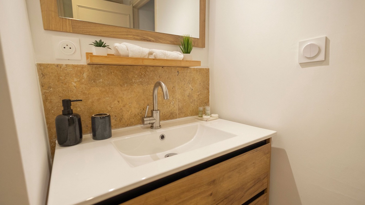 Photo of Bathroom in Rasteau