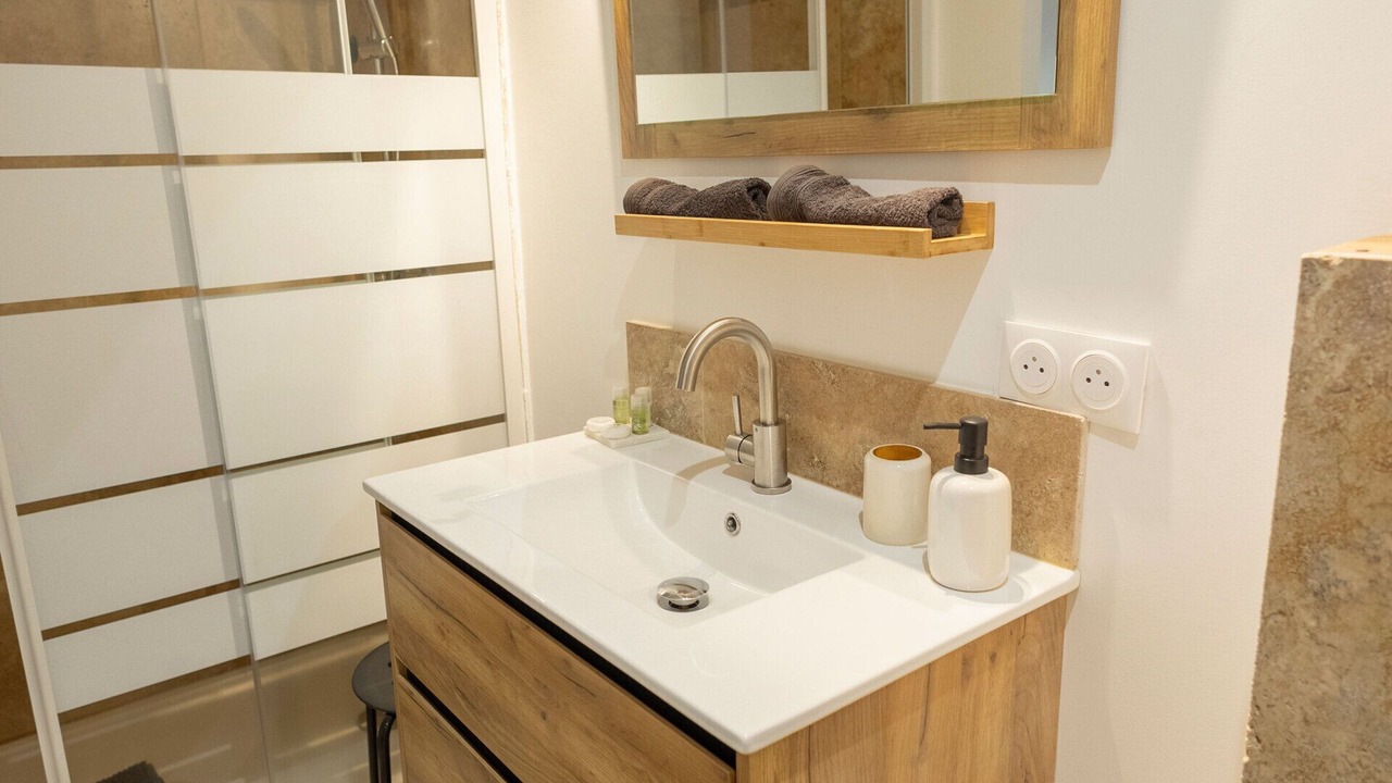 Photo of Bathroom in Rasteau