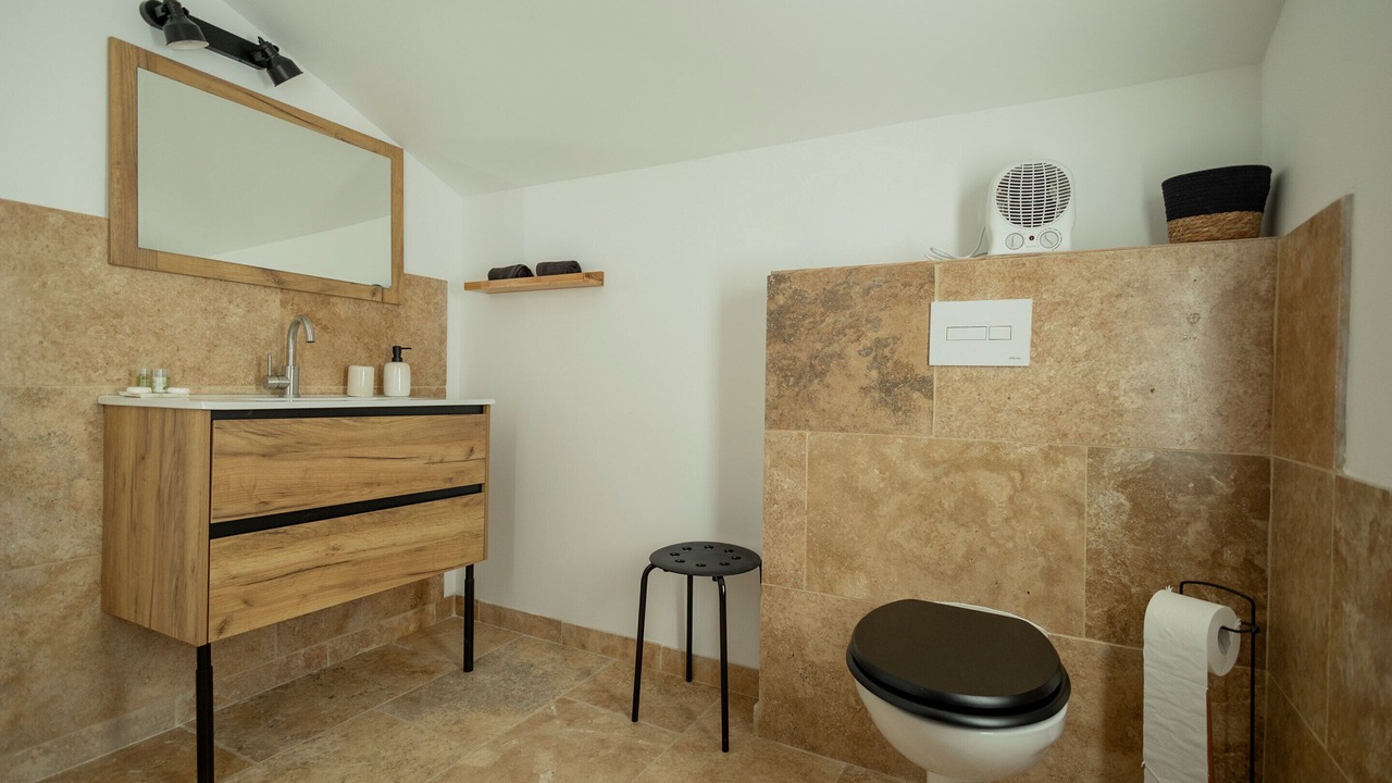 Photo of Bathroom in Rasteau