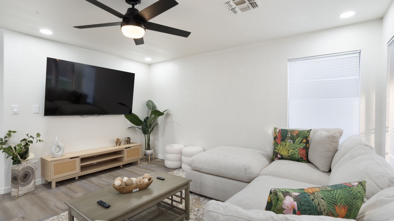 Photo of Livingroom in Neely Farms