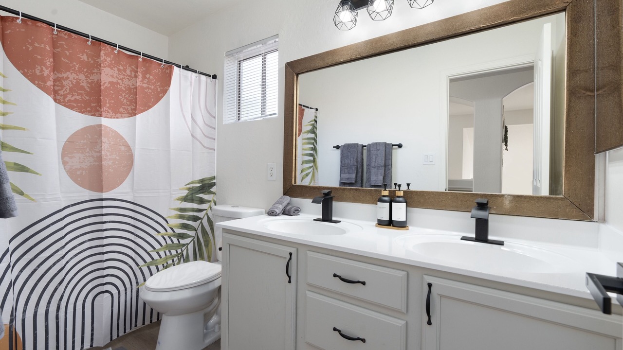 Photo of Bathroom in Neely Farms