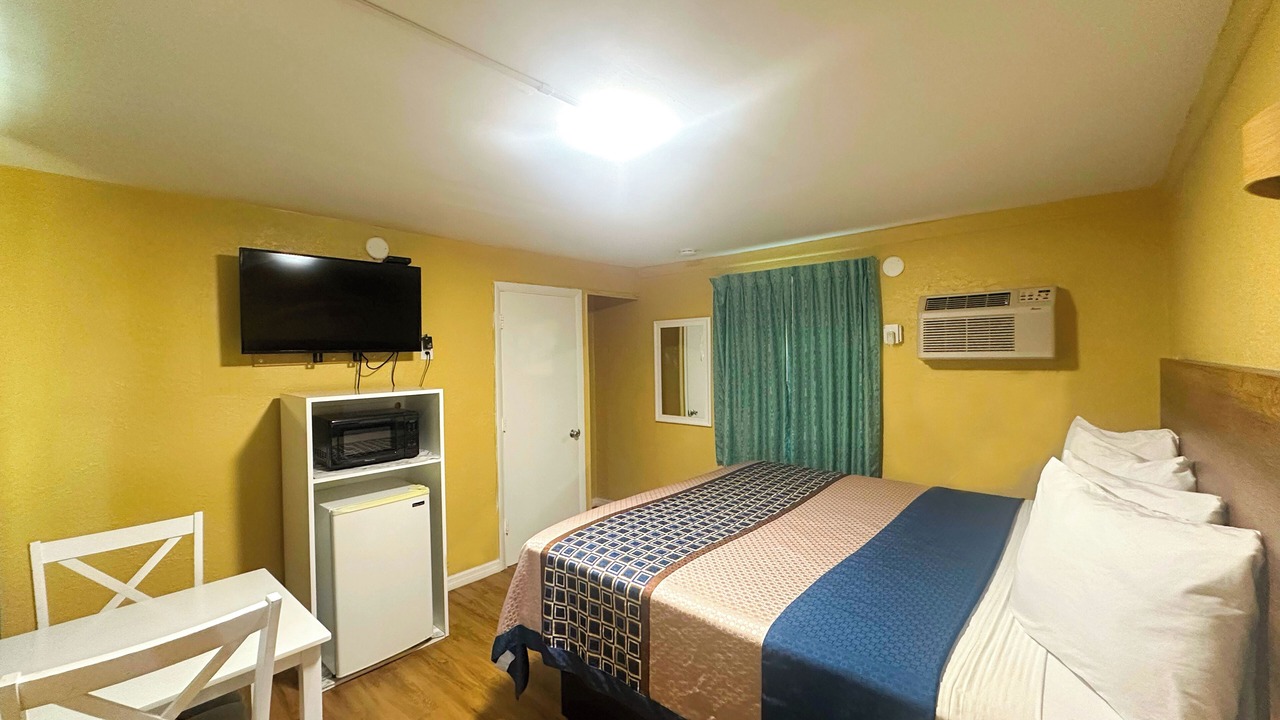 Photo of Bedroom in Diplomat