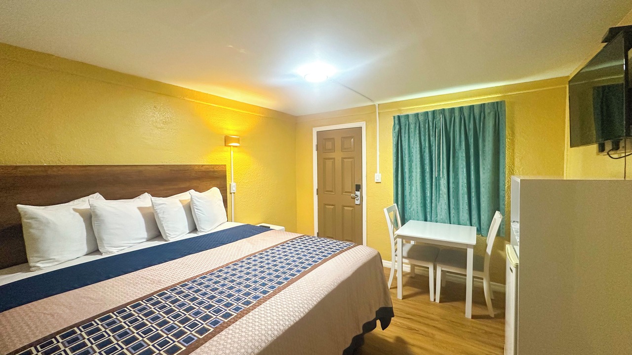 Photo of Bedroom in Diplomat