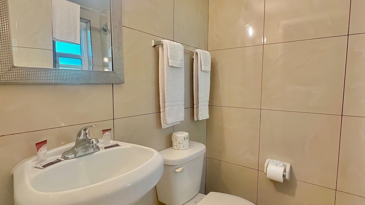 Photo of Bathroom in Diplomat