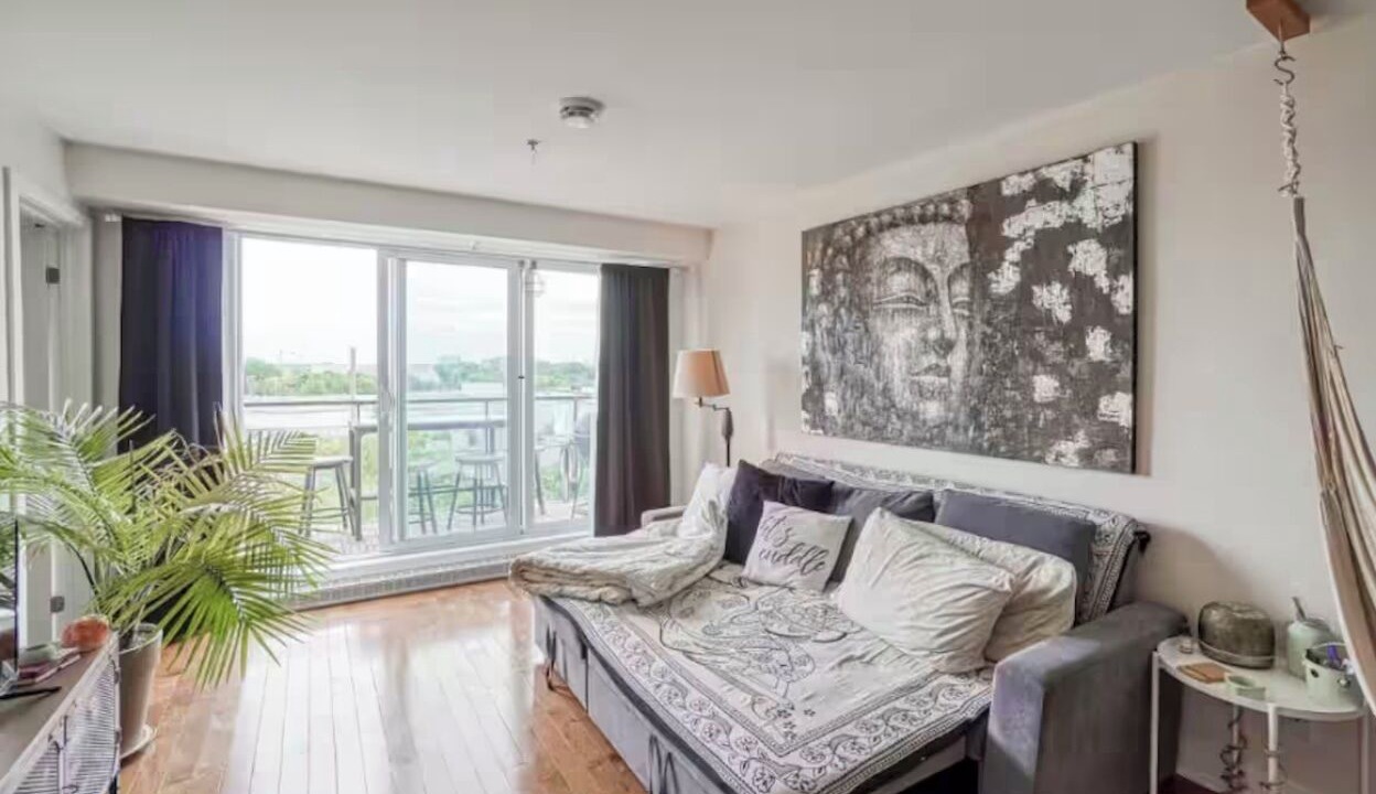 Photo of Livingroom in Ahuntsic-Cartierville